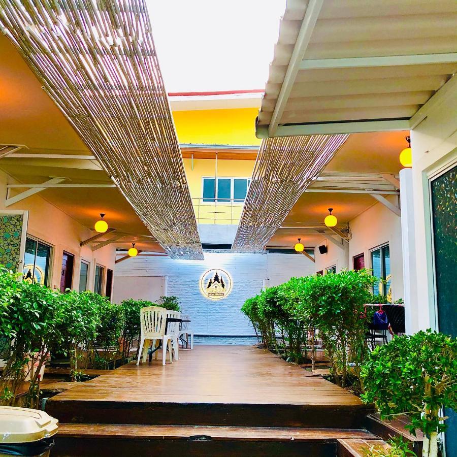 Отель Koh Larn White House Экстерьер фото