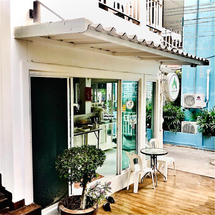 Отель Koh Larn White House Экстерьер фото