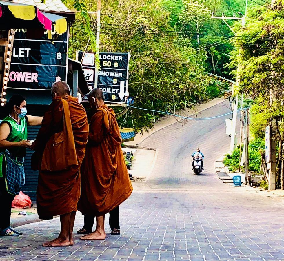 Отель Koh Larn White House Экстерьер фото